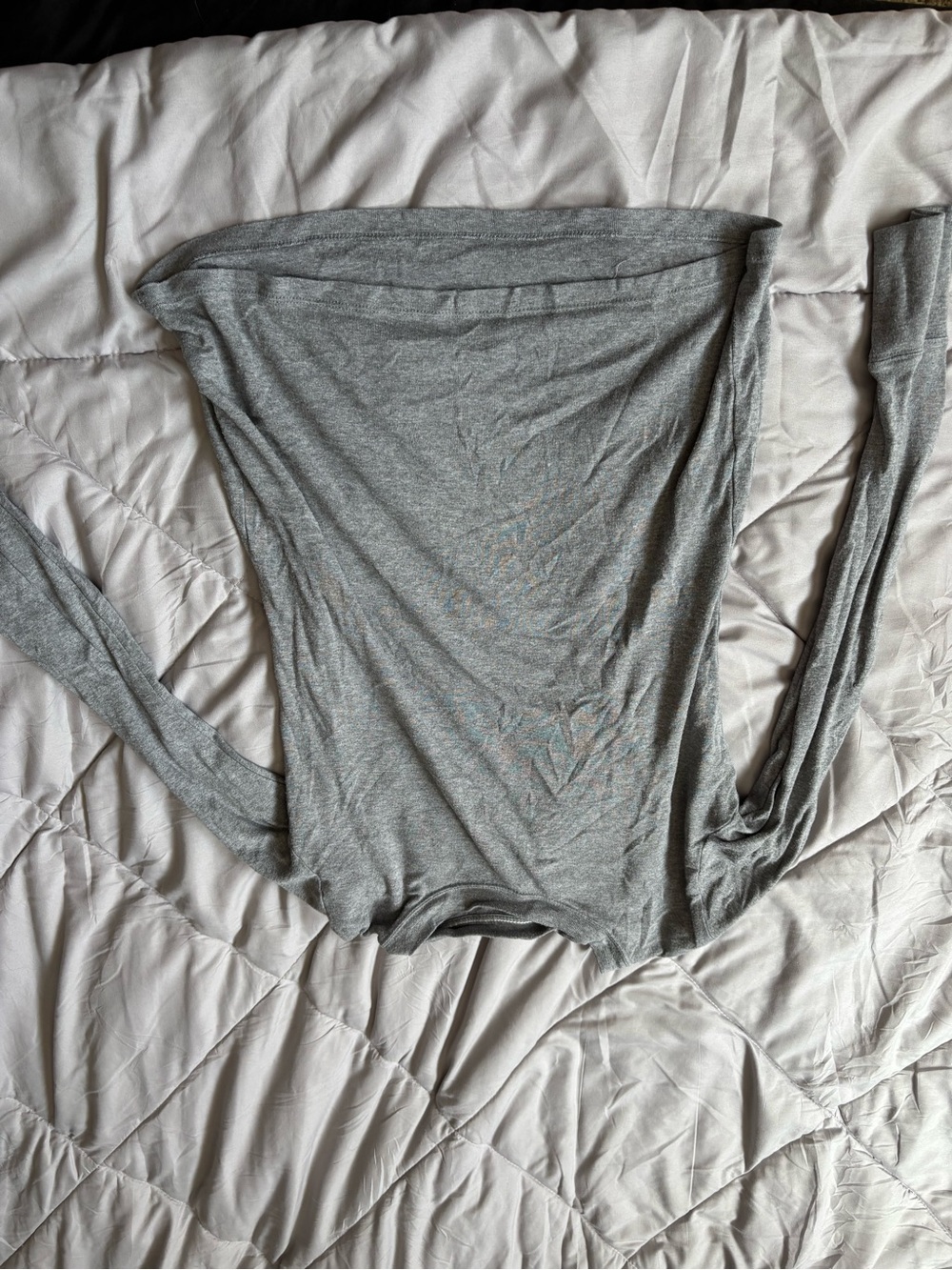 Women’s Lightweight Gray Long-Sleeve Top